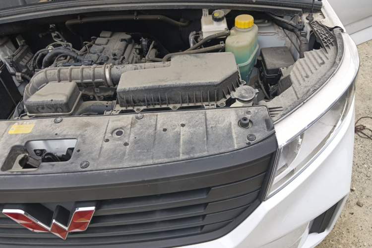 Used Wuling Hongguang PLUS 2020 1.5L Manual Standard Edition 5 Seats Engine Bay Left