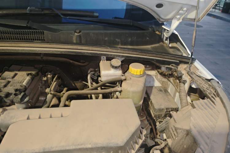 Used Wuling Hongguang PLUS 2020 1.5L Manual Standard Edition 5 Seats Engine Bay Left