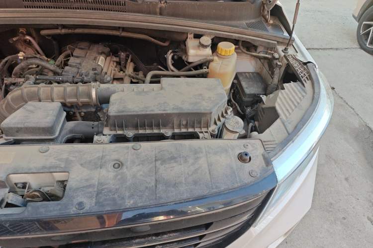 Used Wuling Hongguang PLUS 2020 1.5L Manual Comfort 7-Seater Engine Bay Left