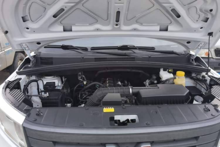 Used Wuling Hongguang PLUS 2020 1.5L Manual Standard Edition 7-Seater Engine Bay