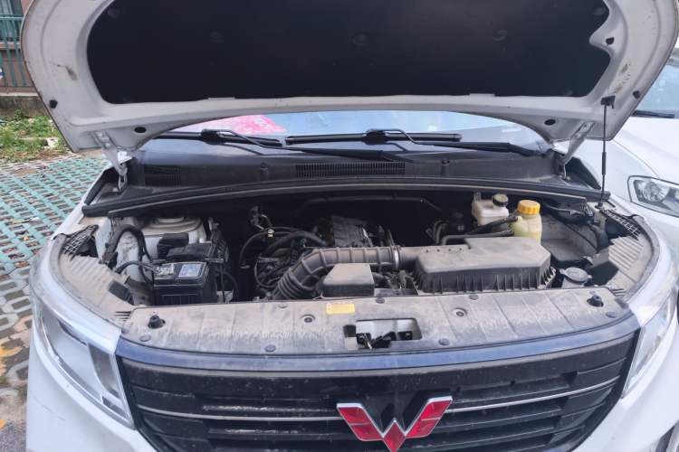 Used Wuling Hongguang PLUS 2020 1.5L Manual Comfort 7-Seater Engine Bay