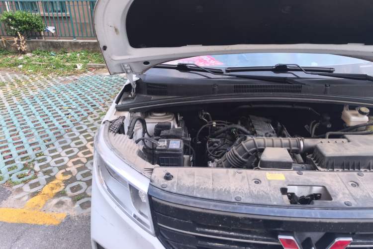 Used Wuling Hongguang PLUS 2020 1.5L Manual Comfort 7-Seater Engine Bay Right