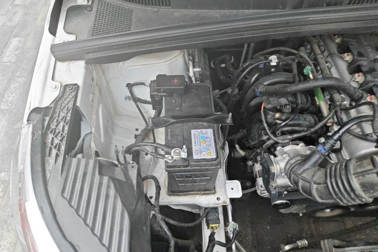Used Wuling Hongguang PLUS 2020 1.5L Manual Standard Edition 5 Seats Engine Bay Right