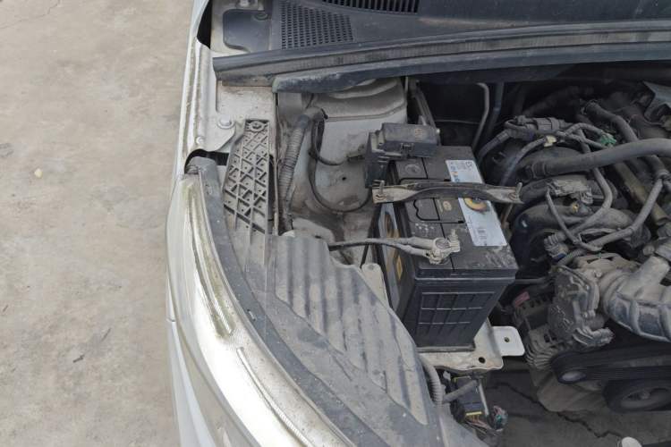 Used Wuling Hongguang PLUS 2020 1.5L Manual Standard Edition 5 Seats Engine Bay Right