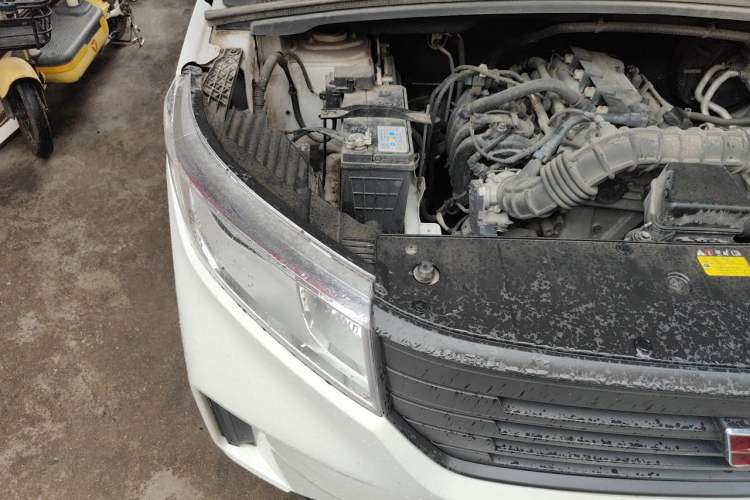 Used Wuling Hongguang PLUS 2020 1.5L Manual Standard Edition 5 Seats Engine Bay Right