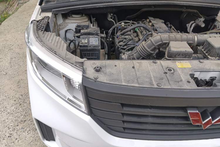Used Wuling Hongguang PLUS 2020 1.5L Manual Standard Edition 5 Seats Engine Bay Right