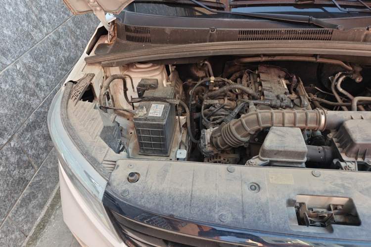 Used Wuling Hongguang PLUS 2020 1.5L Manual Comfort 7-Seater Engine Bay Right
