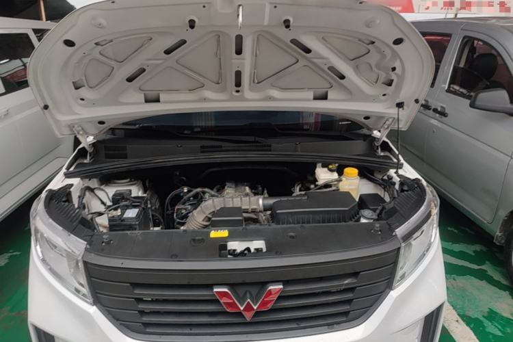 Used Wuling Hongguang PLUS 2020 1.5L Manual Standard Edition 5 Seats Engine Bay