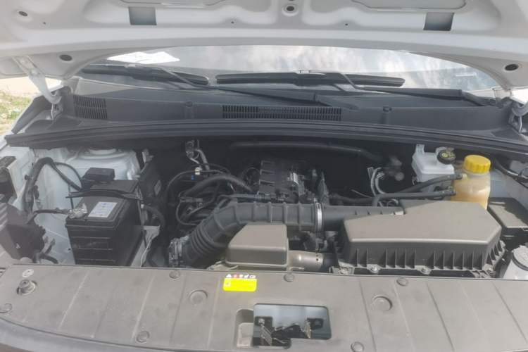 Used Wuling Hongguang PLUS 2020 1.5L Manual Standard Edition 5 Seats Engine Bay