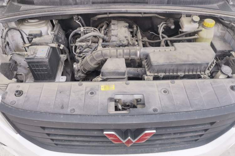 Used Wuling Hongguang PLUS 2020 1.5L Manual Standard Edition 5 Seats Engine Bay