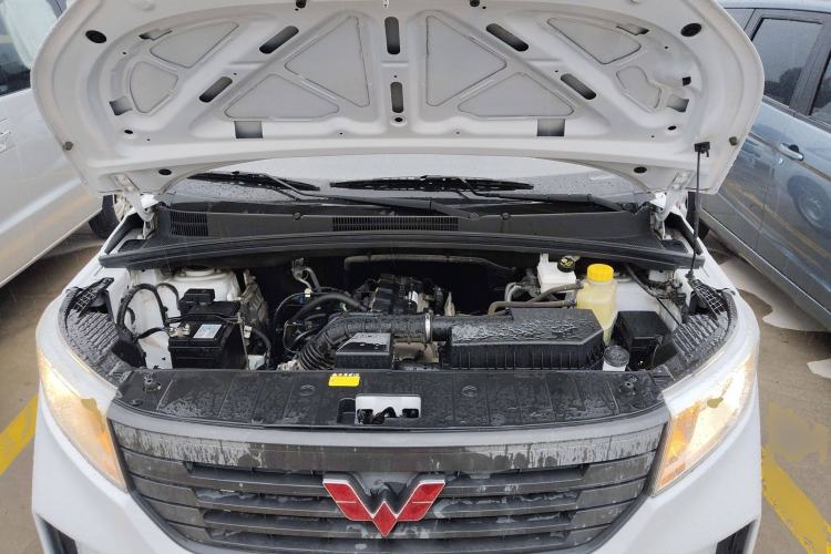 Used Wuling Hongguang PLUS 2020 1.5L Manual Standard Edition 7-Seater Engine Bay