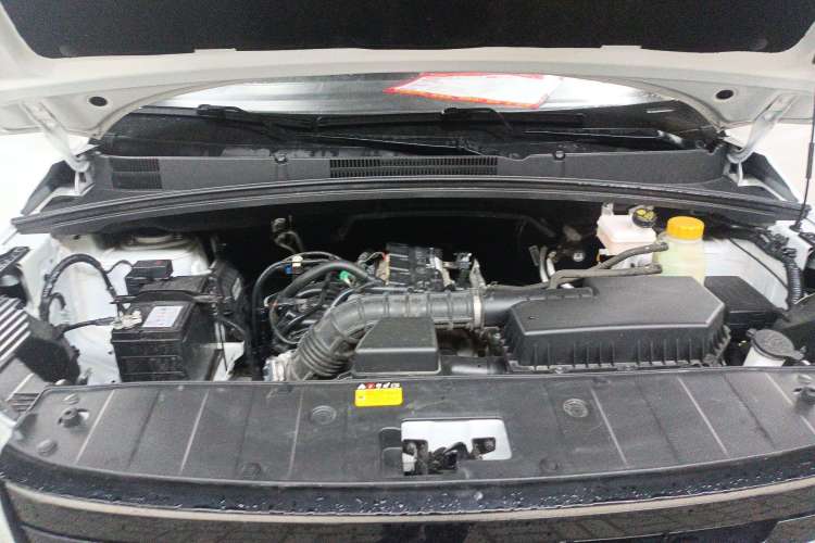 Used Wuling Hongguang PLUS 2020 1.5L Manual Comfort 7-Seater Engine Bay