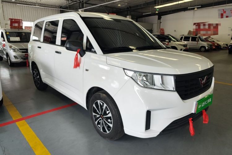 Used Wuling Hongguang PLUS 2020 1.5L Manual Standard Edition 5 Seats Exterior 1