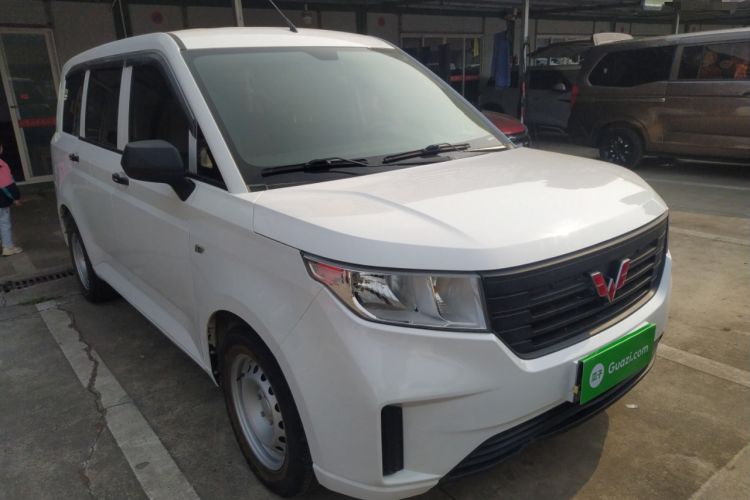 Used Wuling Hongguang PLUS 2020 1.5L Manual Standard Edition 7-Seater Exterior 1