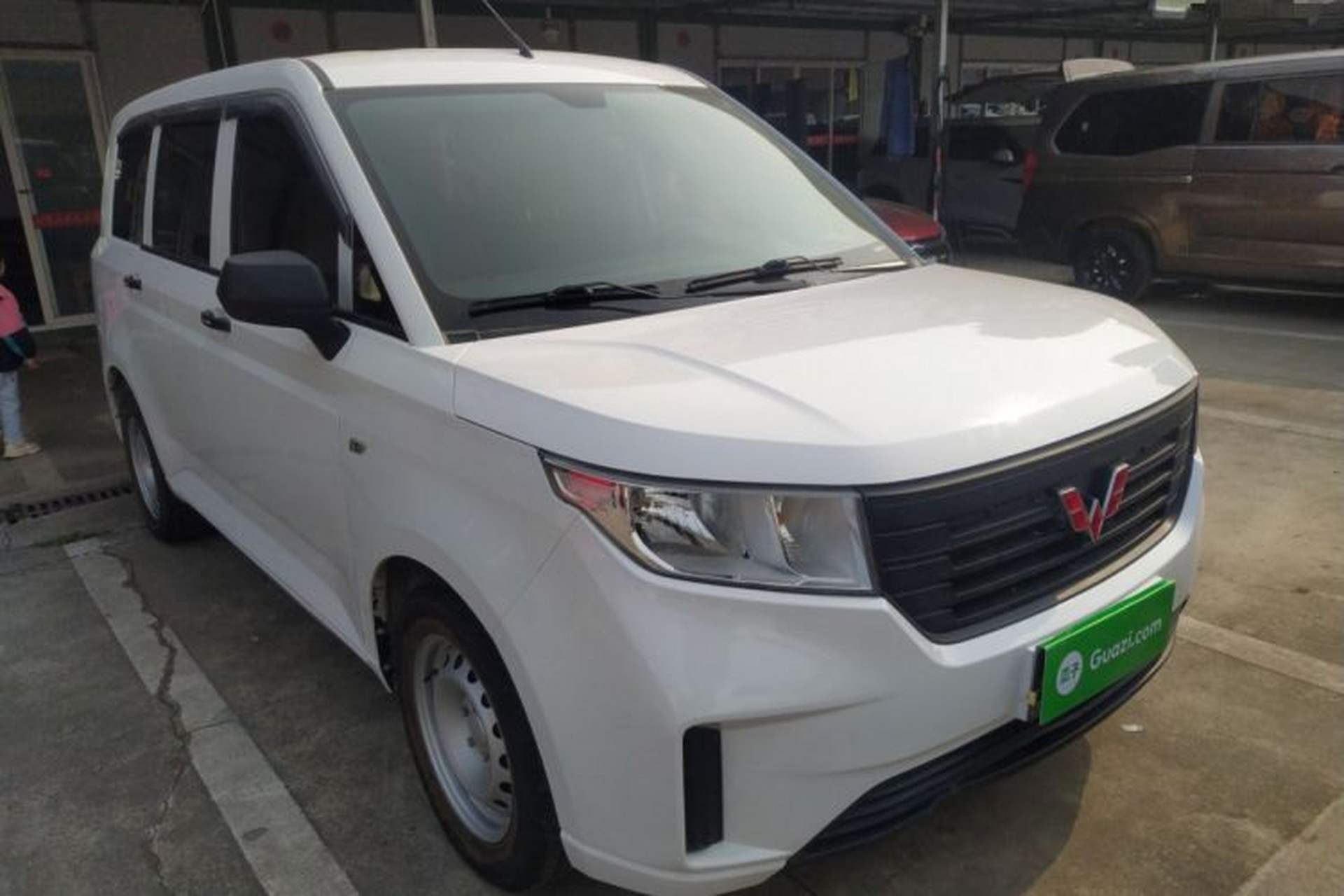 Used Wuling Hongguang PLUS 2020 1.5L Manual Standard Edition 7-Seater Exterior 1