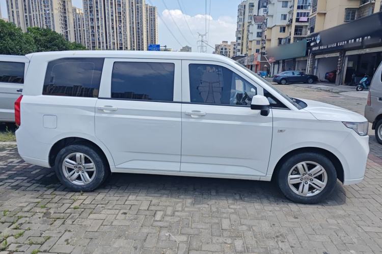 Used Wuling Hongguang PLUS 2020 1.5L Manual Comfort 7-Seater Exterior 2