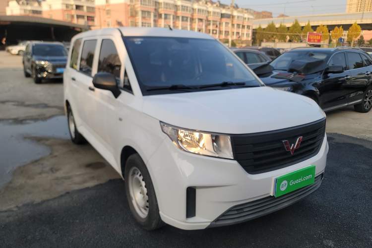 Used Wuling Hongguang PLUS 2020 1.5L Manual Standard Edition 7-Seater Exterior 2