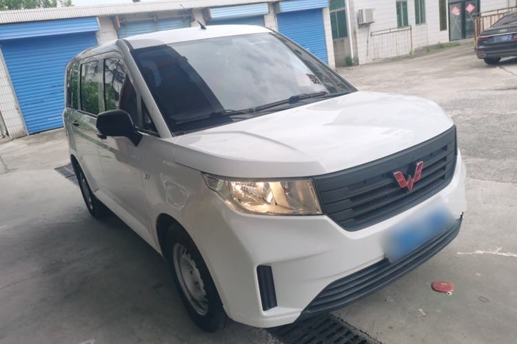 Used Wuling Hongguang PLUS 2020 1.5L Manual Standard Edition 5 Seats Exterior 2