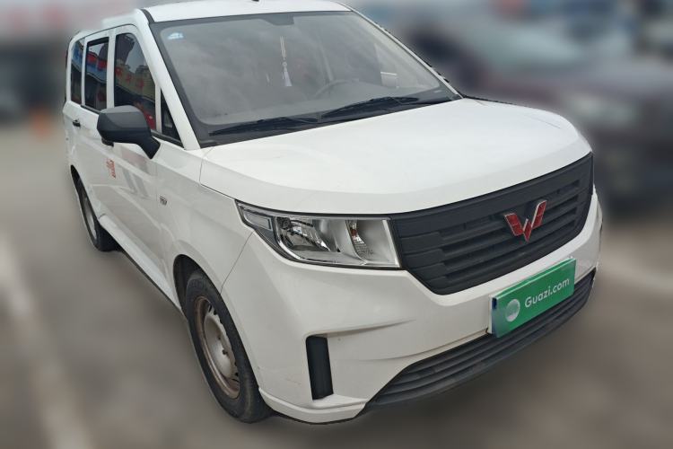 Used Wuling Hongguang PLUS 2020 1.5L Manual Standard Edition 5 Seats Exterior 2