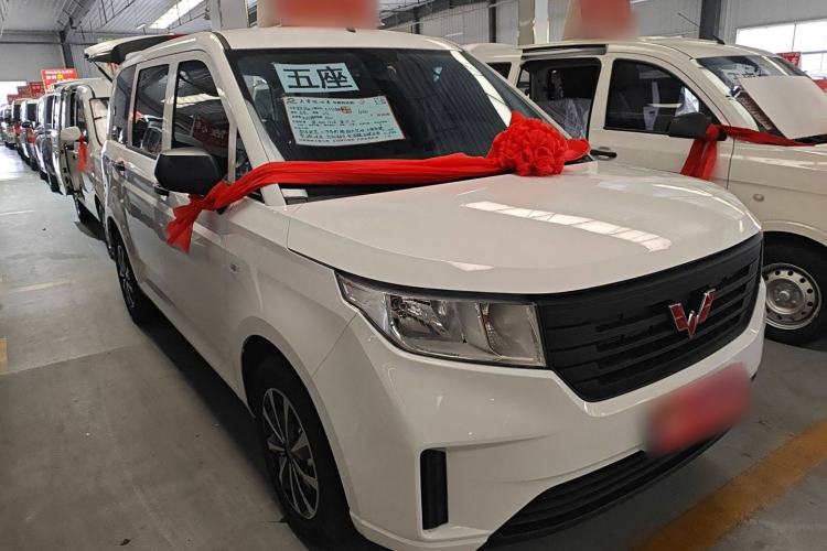 Used Wuling Hongguang PLUS 2020 1.5L Manual Standard Edition 5 Seats Exterior 2
