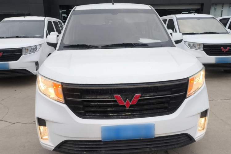 Used Wuling Hongguang PLUS 2020 1.5L Manual Comfort 7-Seater Exterior 2