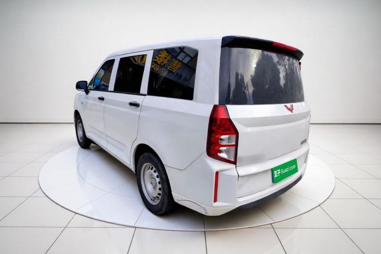 Used Wuling Hongguang PLUS 2020 1.5L Manual Standard Edition 5 Seats Exterior 3