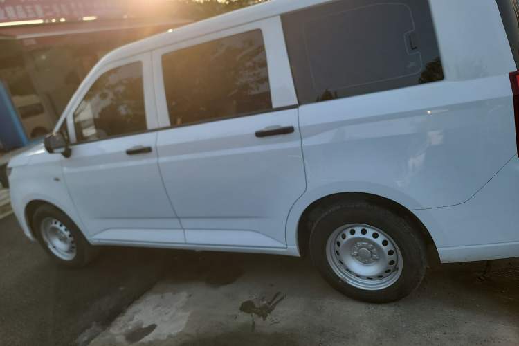 Used Wuling Hongguang PLUS 2020 1.5L Manual Standard Edition 7-Seater Exterior 3