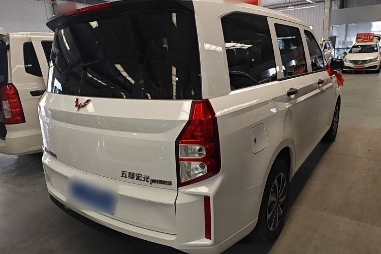 Used Wuling Hongguang PLUS 2020 1.5L Manual Standard Edition 5 Seats Exterior 3