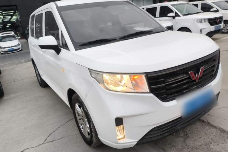 Used Wuling Hongguang PLUS 2020 1.5L Manual Comfort 7-Seater Exterior 3