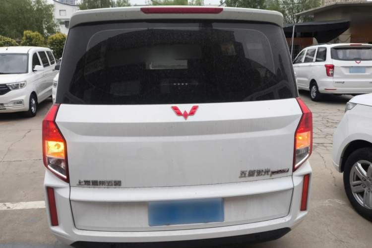 Used Wuling Hongguang PLUS 2020 1.5L Manual Comfort 7-Seater Exterior 4
