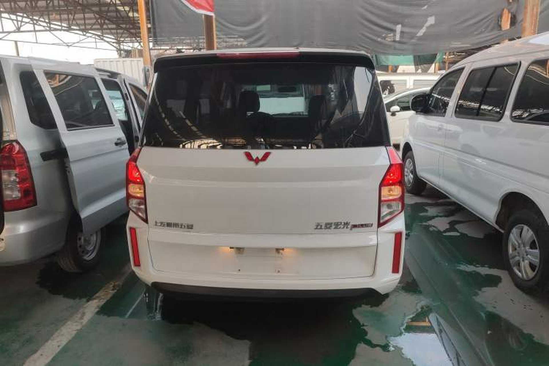 Used Wuling Hongguang PLUS 2020 1.5L Manual Standard Edition 5 Seats Exterior 4