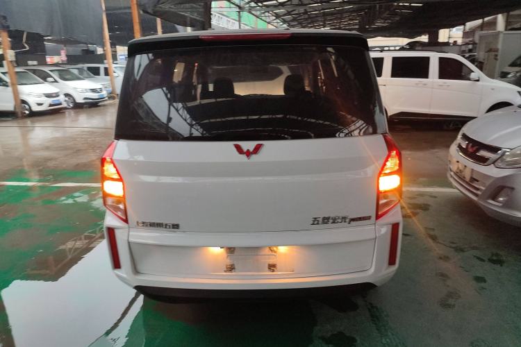 Used Wuling Hongguang PLUS 2020 1.5L Manual Standard Edition 5 Seats Exterior 4