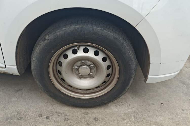 Used Wuling Hongguang PLUS 2020 1.5L Manual Standard Edition 5 Seats Exterior 7