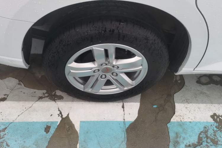 Used Wuling Hongguang PLUS 2020 1.5L Manual Comfort 7-Seater Exterior 8