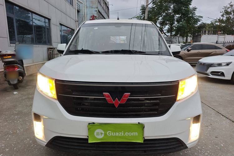 Used Wuling Hongguang PLUS 2020 1.5L Manual Comfort 7-Seater Front