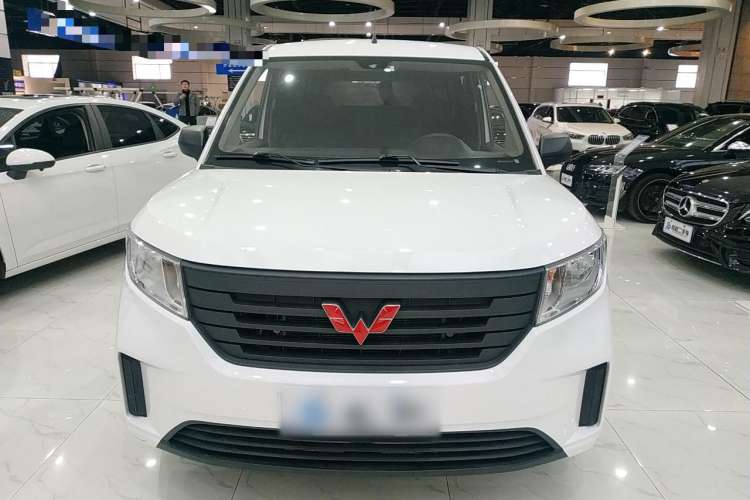 Used Wuling Hongguang PLUS 2020 1.5L Manual Standard Edition 7-Seater Front
