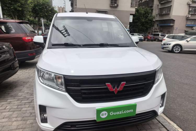 Used Wuling Hongguang PLUS 2020 1.5L Manual Comfort 7-Seater Front