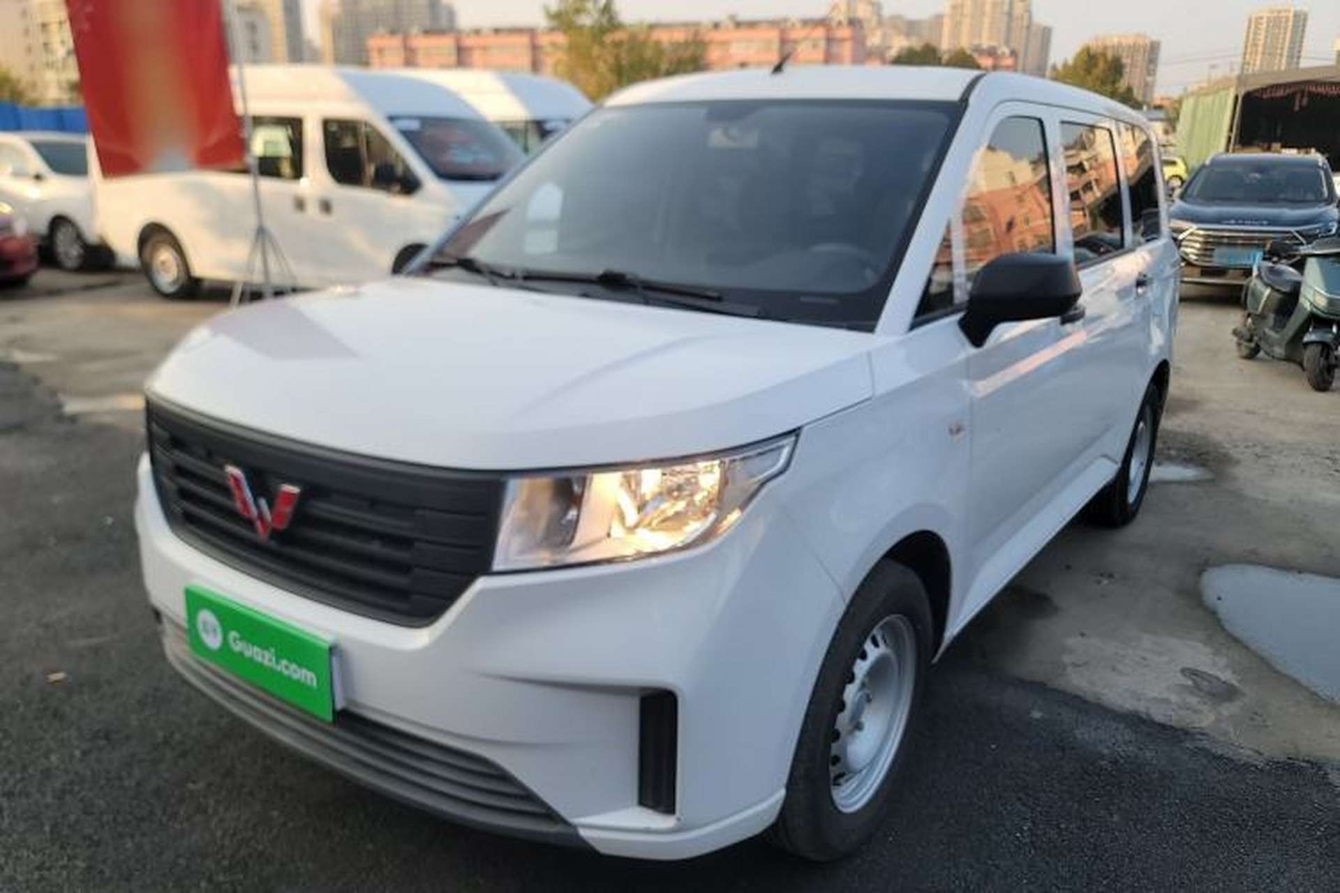 Used Wuling Hongguang PLUS 2020 1.5L Manual Standard Edition 7-Seater Front Left 45 Deg