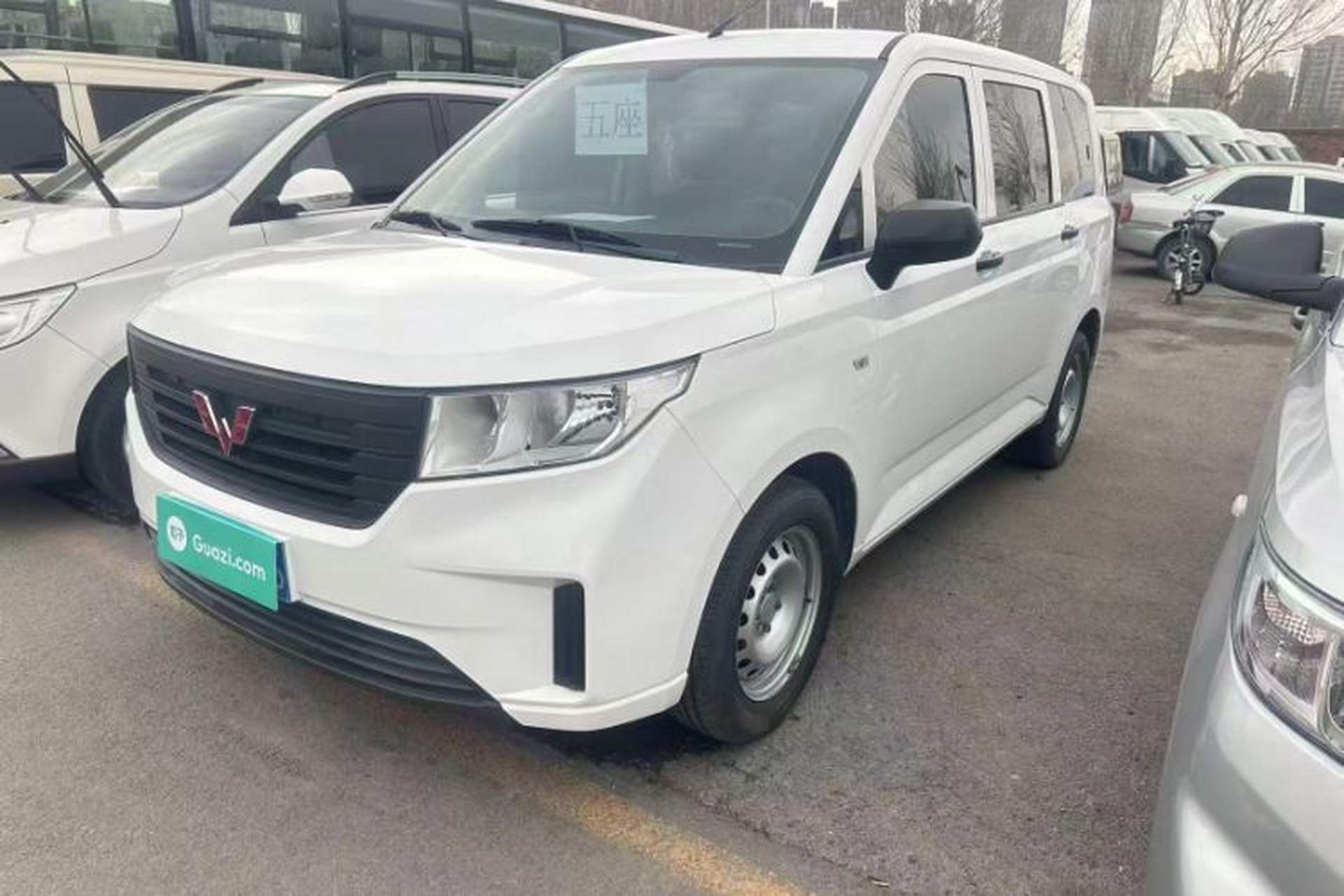 Used Wuling Hongguang PLUS 2020 1.5L Manual Standard Edition 5 Seats Front Left 45 Deg