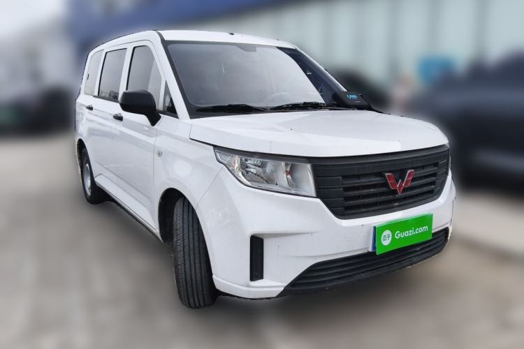 Used Wuling Hongguang PLUS 2020 1.5L Manual Standard Edition 5 Seats Front Right 45 Deg