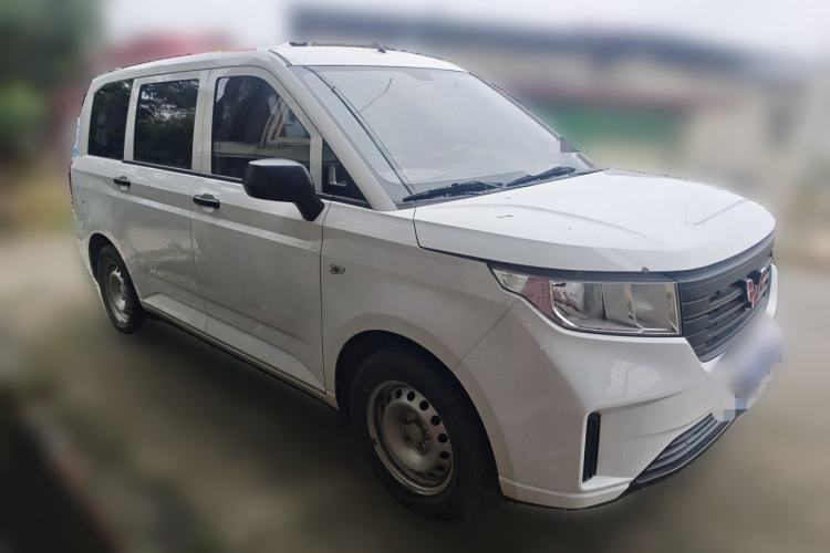 Used Wuling Hongguang PLUS 2020 1.5L Manual Standard Edition 7-Seater Front Right 45 Deg