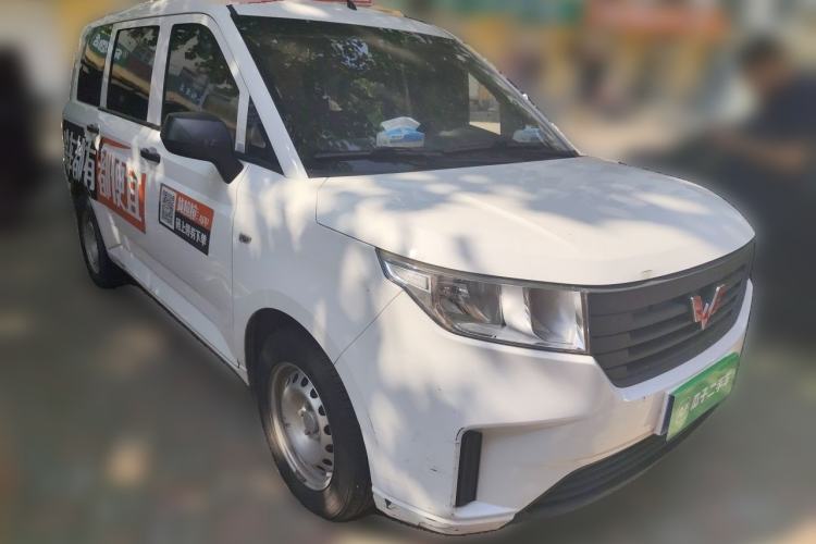 Used Wuling Hongguang PLUS 2020 1.5L Manual Standard Edition 7-Seater Front Right 45 Deg
