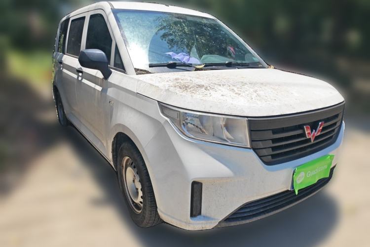 Used Wuling Hongguang PLUS 2020 1.5L Manual Standard Edition 5 Seats Front Right 45 Deg