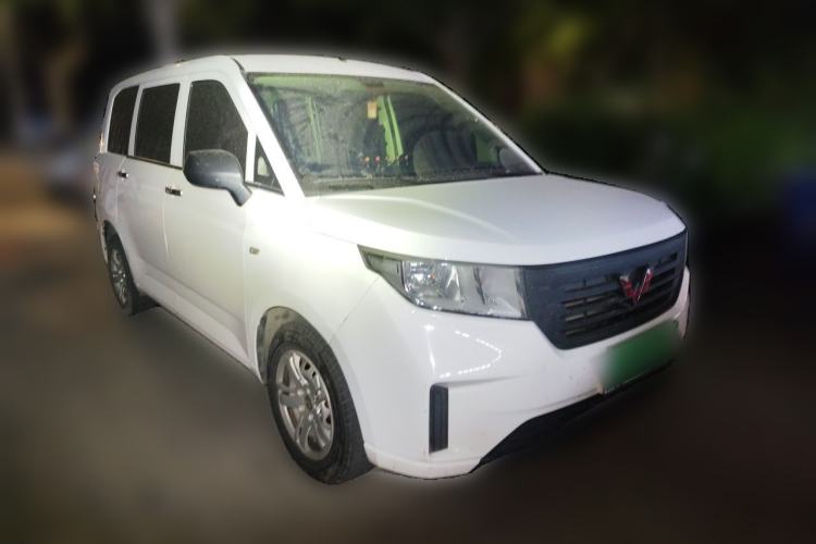 Used Wuling Hongguang PLUS 2020 1.5L Manual Standard Edition 5 Seats Front Right 45 Deg