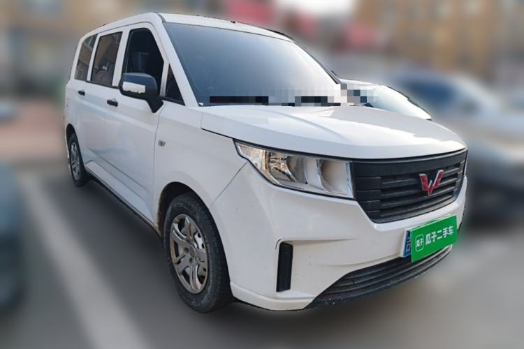 Used Wuling Hongguang PLUS 2020 1.5L Manual Standard Edition 5 Seats Front Right 45 Deg
