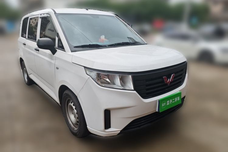 Used Wuling Hongguang PLUS 2020 1.5L Manual Standard Edition 5 Seats Front Right 45 Deg