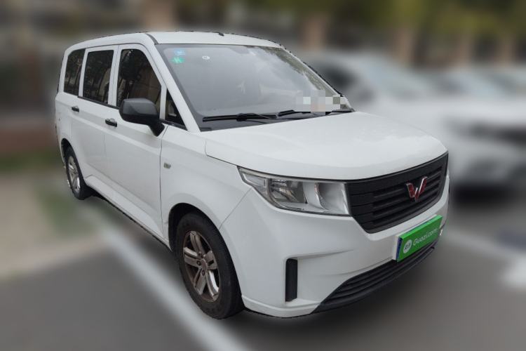 Used Wuling Hongguang PLUS 2020 1.5L Manual Standard Edition 5 Seats Front Right 45 Deg