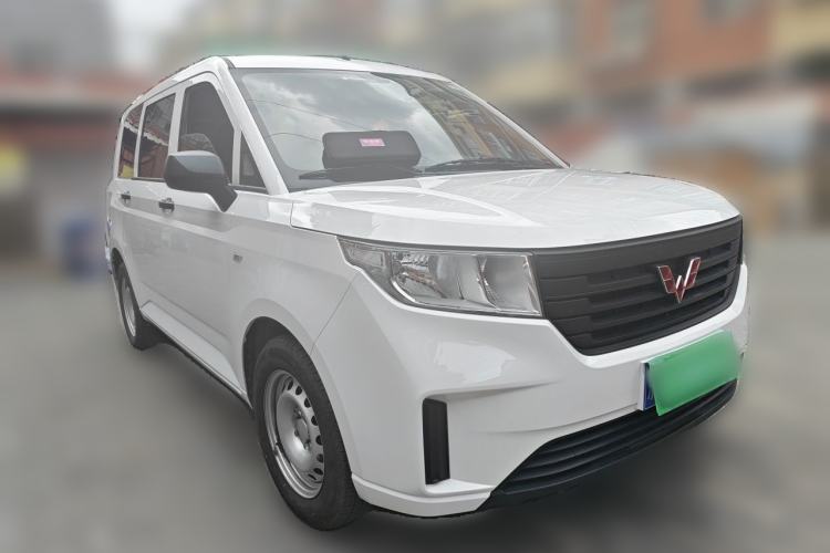 Used Wuling Hongguang PLUS 2020 1.5L Manual Standard Edition 5 Seats Front Right 45 Deg