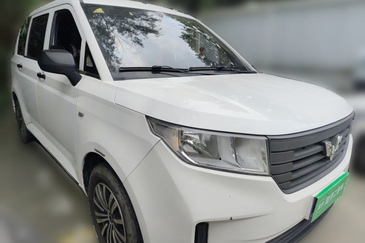 Used Wuling Hongguang PLUS 2020 1.5L Manual Standard Edition 7-Seater Front Right 45 Deg