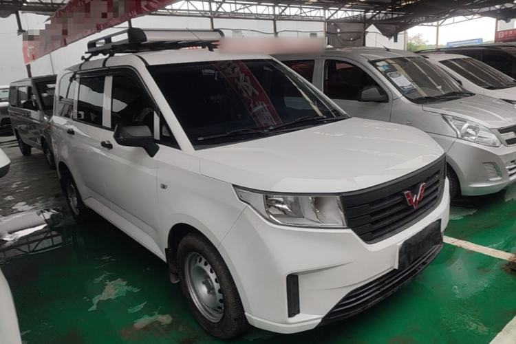 Used Wuling Hongguang PLUS 2020 1.5L Manual Standard Edition 5 Seats Front Right 45 Deg